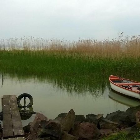 Lovely Apartment At Balatonfenyves Bagian luar foto