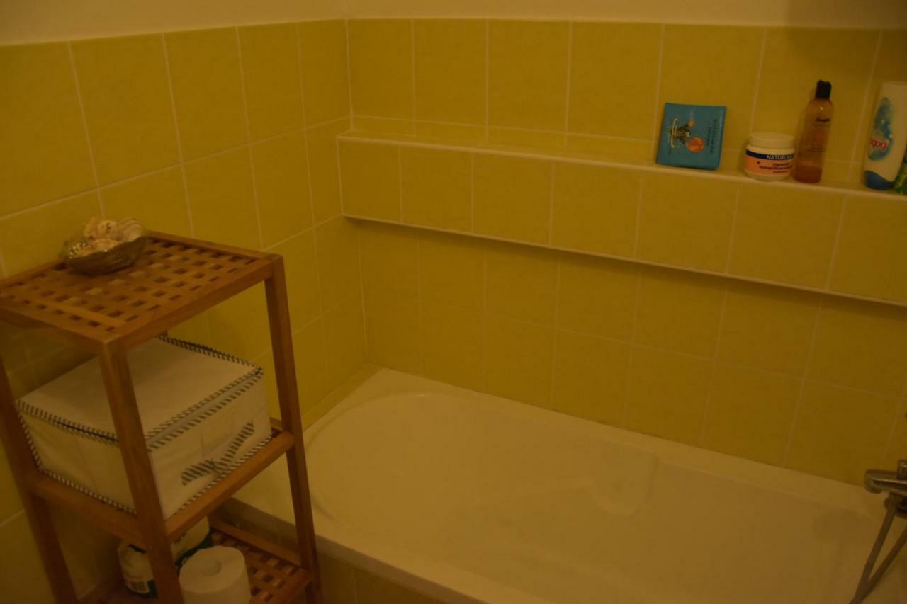 Lovely Apartment At Balatonfenyves Bagian luar foto