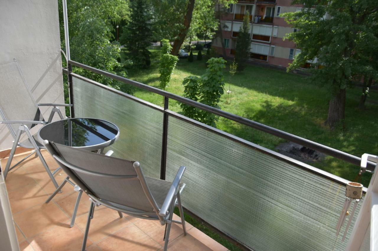 Lovely Apartment At Balatonfenyves Bagian luar foto